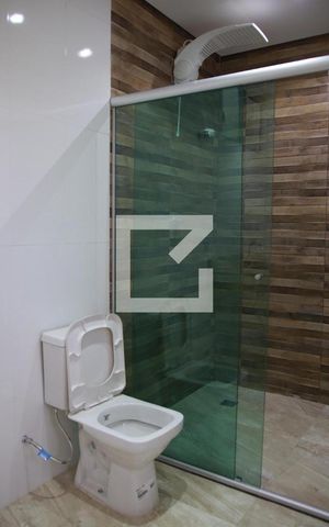 Casa à venda com 262m², 6 quartos e 3 vagasSuíte 1 - banheiro