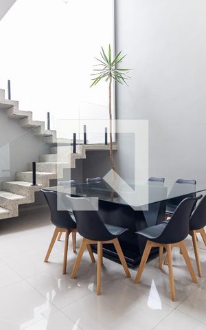 Casa à venda com 200m², 3 quartos e 5 vagasCopa