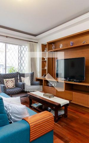 Casa à venda com 150m², 3 quartos e 3 vagas Casa à venda com 150m², 3 quartos e 3 vagasSala
