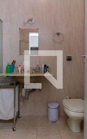 Casa à venda com 150m², 3 quartos e 3 vagas Casa à venda com 150m², 3 quartos e 3 vagasBanheiro