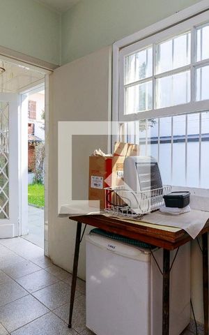 Casa à venda com 150m², 3 quartos e 3 vagas Casa à venda com 150m², 3 quartos e 3 vagasEdicula