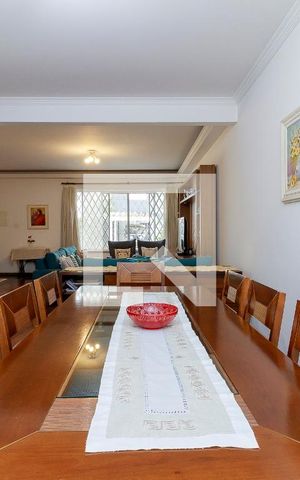 Casa à venda com 150m², 3 quartos e 3 vagas Casa à venda com 150m², 3 quartos e 3 vagasSala de Jantar