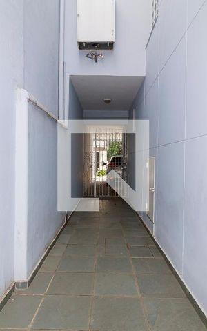 Casa à venda com 150m², 3 quartos e 3 vagas Casa à venda com 150m², 3 quartos e 3 vagasCorredor