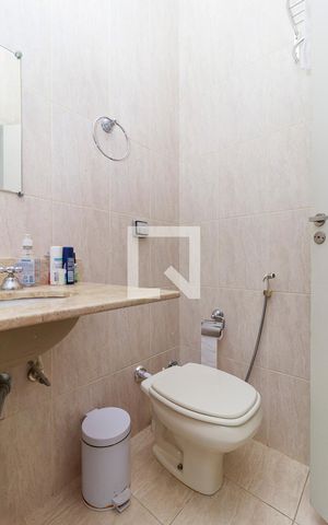 Casa à venda com 150m², 3 quartos e 3 vagas Casa à venda com 150m², 3 quartos e 3 vagasBanheiro