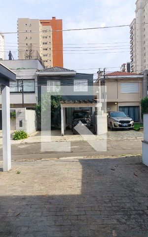 Casa à venda com 150m², 3 quartos e 3 vagas Casa à venda com 150m², 3 quartos e 3 vagasVista