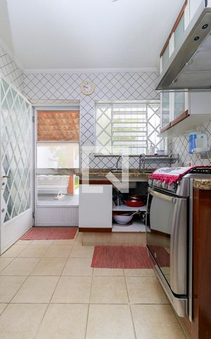 Casa à venda com 150m², 3 quartos e 3 vagas Casa à venda com 150m², 3 quartos e 3 vagasCozinha