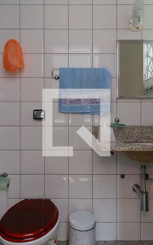 Casa à venda com 150m², 3 quartos e 3 vagas Casa à venda com 150m², 3 quartos e 3 vagasBanheiro