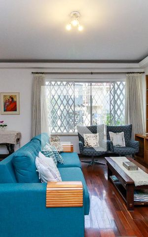 Casa à venda com 150m², 3 quartos e 3 vagas Casa à venda com 150m², 3 quartos e 3 vagasSala