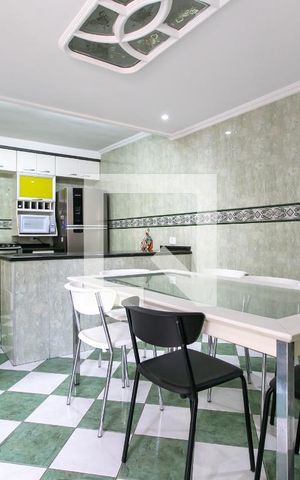 Casa à venda com 154m², 2 quartos e 3 vagas Casa à venda com 154m², 2 quartos e 3 vagasCopa
