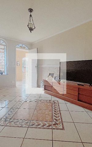 Casa à venda com 150m², 3 quartos e 1 vaga Casa à venda com 150m², 3 quartos e 1 vagaSala