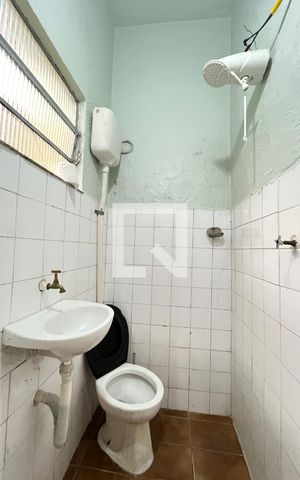 Casa à venda com 175m², 5 quartos e 2 vagasBanheiro 