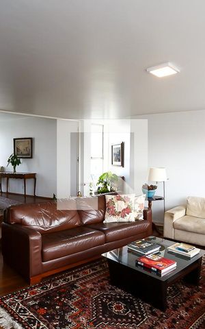 Apartamento à venda com 220m², 4 quartos e 2 vagas Apartamento à venda com 220m², 4 quartos e 2 vagasSala 1