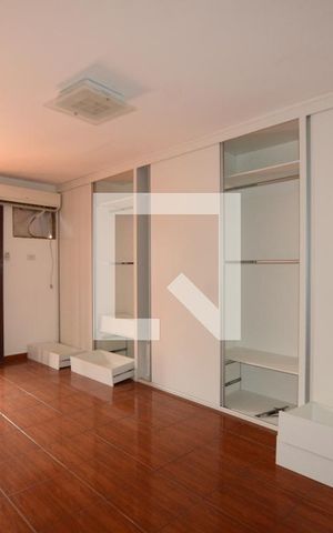 Casa de condomínio à venda com 300m², 4 quartos e 2 vagasQuarto 1 Suite