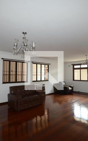 Casa de condomínio à venda com 300m², 4 quartos e 2 vagasSala