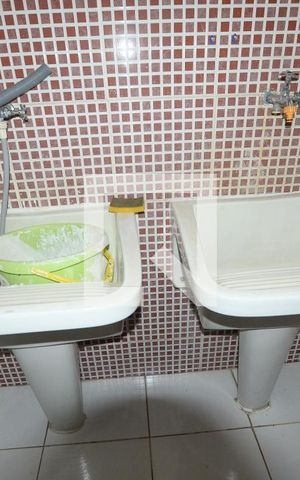 Casa de condomínio à venda com 300m², 4 quartos e 2 vagasQuarto de Serviço