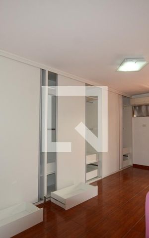 Casa de condomínio à venda com 300m², 4 quartos e 2 vagasQuarto 2 Suite