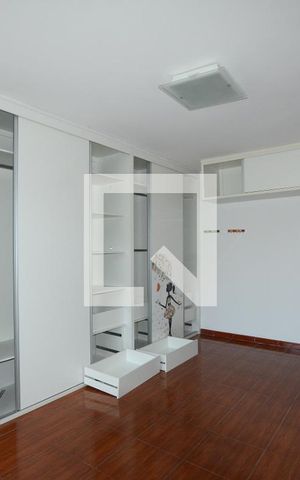 Casa de condomínio à venda com 300m², 4 quartos e 2 vagasQuarto 3