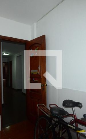 Casa de condomínio à venda com 300m², 4 quartos e 2 vagasQuarto de Serviço 1