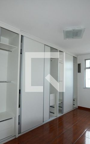 Casa de condomínio à venda com 300m², 4 quartos e 2 vagasQuarto 3