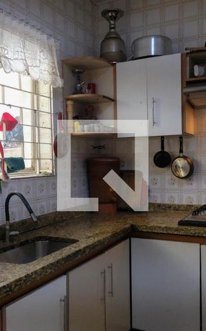 Casa à venda com 330m², 5 quartos e 2 vagas Casa à venda com 330m², 5 quartos e 2 vagasCozinha
