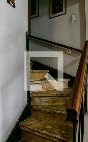 Casa à venda com 96m², 3 quartos e sem vagaEscadas
