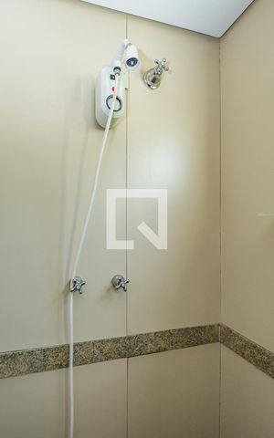 Apartamento à venda com 150m², 3 quartos e 2 vagas Apartamento à venda com 150m², 3 quartos e 2 vagasBanheiro da Suíte