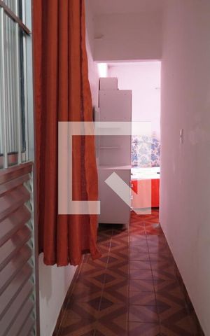 Casa para alugar com 25m², 1 quarto e sem vagaQuarto e Cozinha