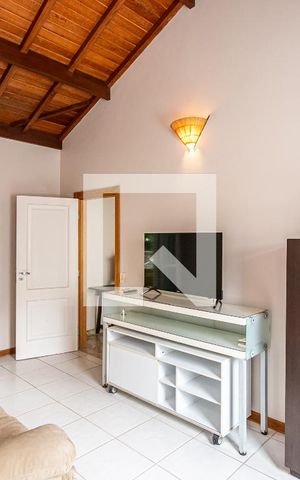 Casa de condomínio à venda com 850m², 4 quartos e 4 vagas Casa de condomínio à venda com 850m², 4 quartos e 4 vagasSala íntima