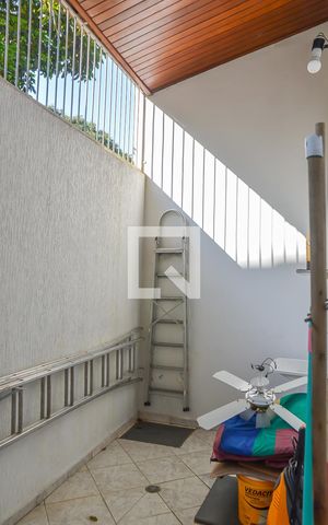 Casa à venda com 248m², 3 quartos e 2 vagas Casa à venda com 248m², 3 quartos e 2 vagasÁrea de Serviço 2