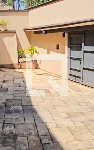 Casa à venda com 300m², 4 quartos e 4 vagasGaragem