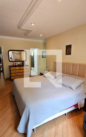 Casa à venda com 300m², 4 quartos e 4 vagasSuíte 1