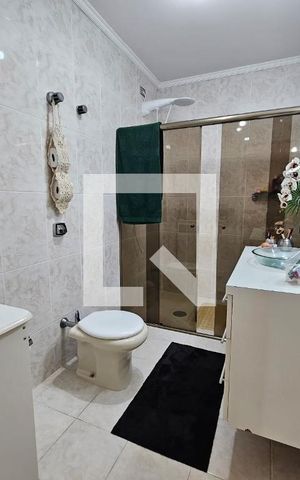 Casa à venda com 300m², 4 quartos e 4 vagasBanheiro da Suíte 2