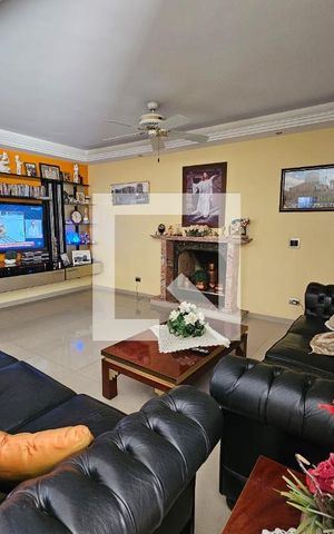 Casa à venda com 300m², 4 quartos e 4 vagasSala 1
