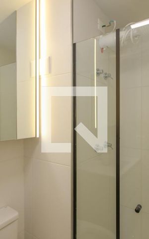 Studio para alugar com 43m², 1 quarto e 1 vaga Studio para alugar com 43m², 1 quarto e 1 vagaBanheiro