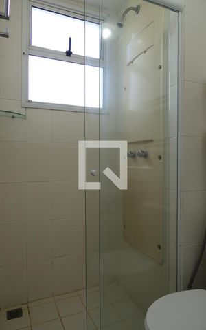 Apartamento à venda com 77m², 2 quartos e 1 vaga Apartamento à venda com 77m², 2 quartos e 1 vagaBanheiro