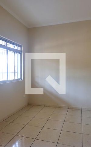 Casa à venda com 60m², 2 quartos e 2 vagasSala