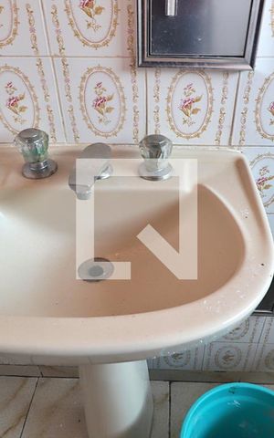 Casa à venda com 60m², 2 quartos e 2 vagasBanheiro