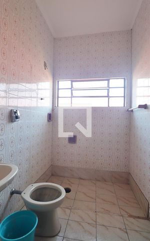 Casa à venda com 60m², 2 quartos e 2 vagasBanheiro