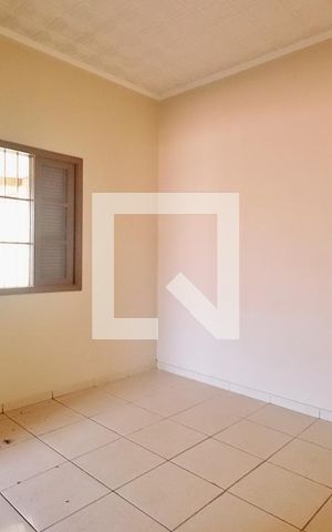 Casa à venda com 60m², 2 quartos e 2 vagasQuarto 2