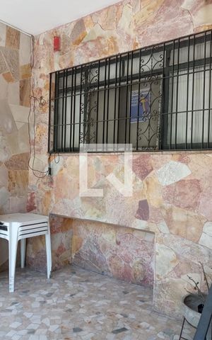 Casa à venda com 135m², 3 quartos e 1 vaga Casa à venda com 135m², 3 quartos e 1 vagaFachada