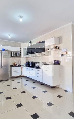 Casa para alugar com 400m², 4 quartos e 10 vagasCozinha