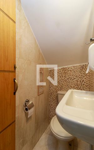Casa para alugar com 150m², 3 quartos e 1 vaga Casa para alugar com 150m², 3 quartos e 1 vagaLavabo