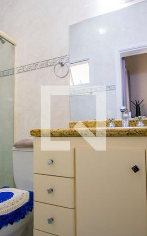 Casa à venda com 182m², 3 quartos e 4 vagasBanheiro do quarto 3