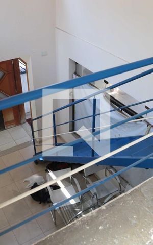 Casa à venda com 225m², 5 quartos e 2 vagas Casa à venda com 225m², 5 quartos e 2 vagasHall Quartos