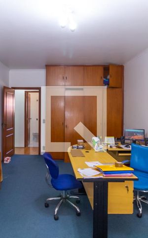 Casa à venda com 285m², 4 quartos e 3 vagas Casa à venda com 285m², 4 quartos e 3 vagasQuarto 3