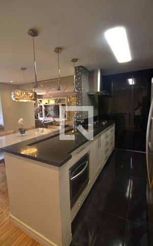 Apartamento para alugar com 96m², 3 quartos e 2 vagasCozinha