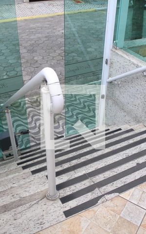 Apartamento para alugar com 97m², 2 quartos e 1 vagaEscada