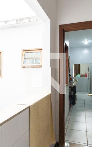 Casa à venda com 250m², 5 quartos e 1 vagaÁrea de Serviço 2 (segunda andar)