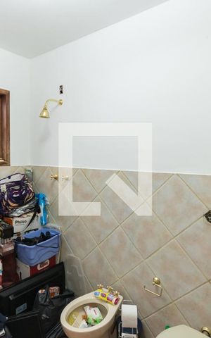 Casa à venda com 250m², 5 quartos e 1 vagaBanheiro Suíte 2 (segunda andar)