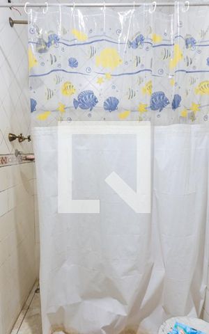 Casa à venda com 250m², 5 quartos e 1 vagaBanheiro Suíte 1 (primeiro andar)